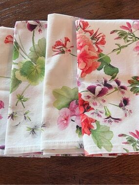 Sur La Table Cotton Napkin Set (4) - White with Pink & Green Floral design